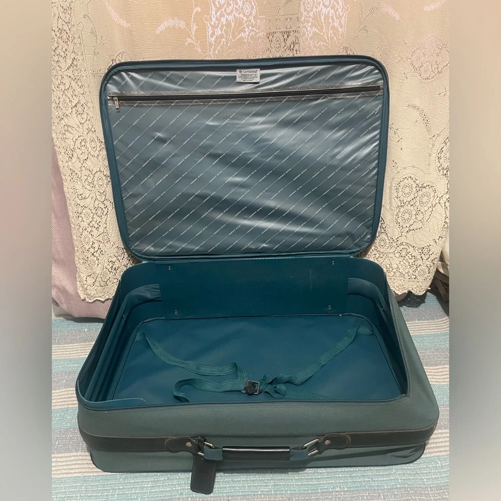 Samsonite: vintage sidekicks green suitcase